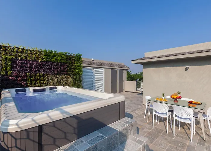 Stayvista'S Le Sutra Great Escapes - Udaan - Artistic Rooms, Terrace Jacuzzi With Scenic View Lonavala